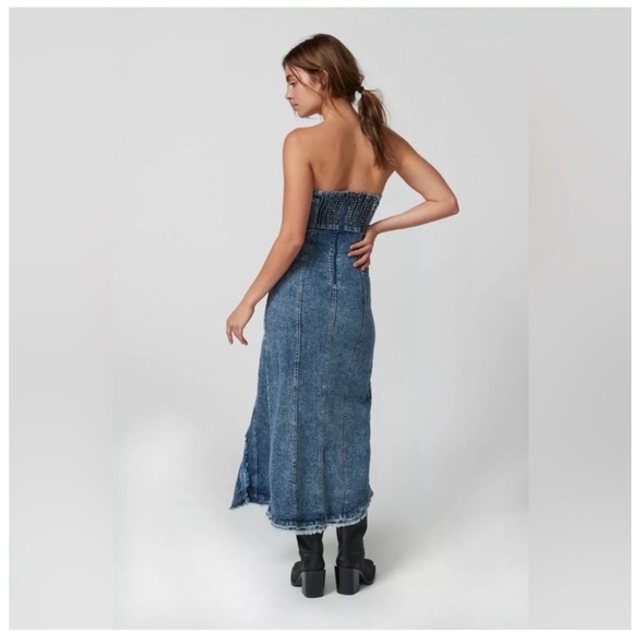 Urban Outfitters Acid Wash Blue Denim Strapless Asymmetrical UO Shiloh Dress M - Picture 3 of 16